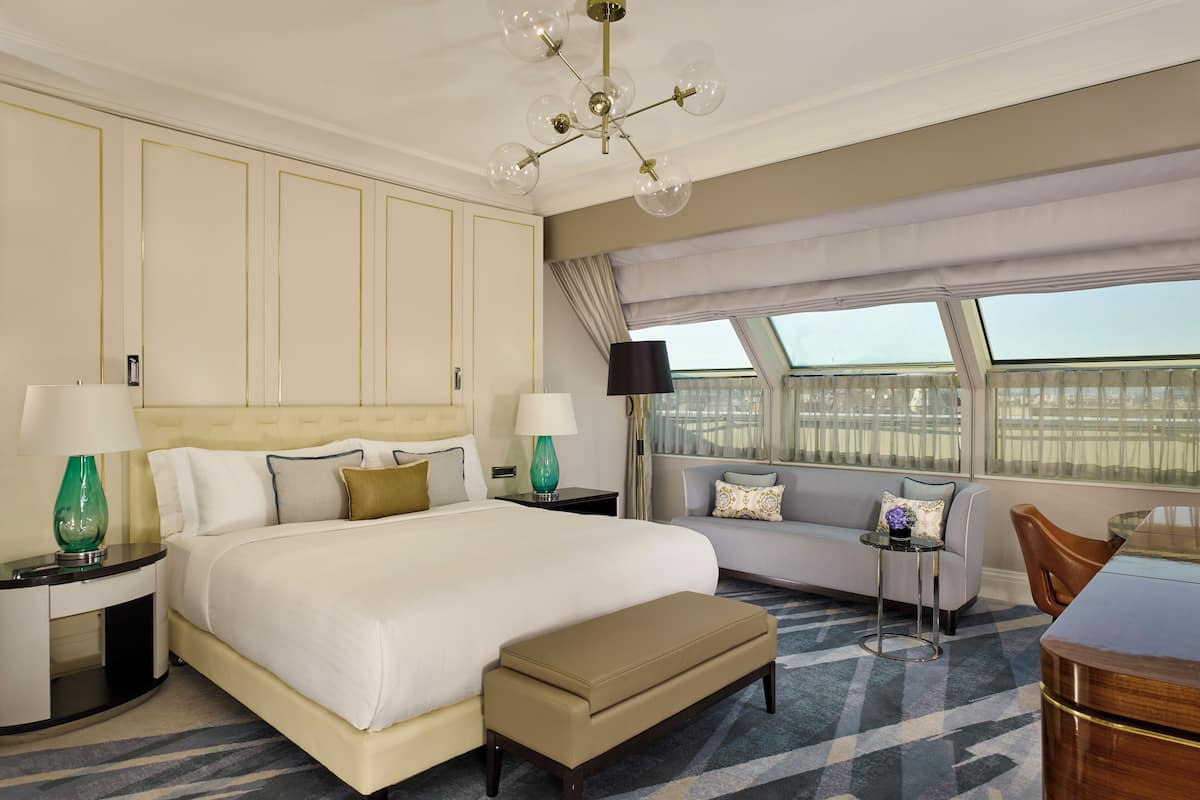 1 bedroom, premium bedding, minibar, in-room safe