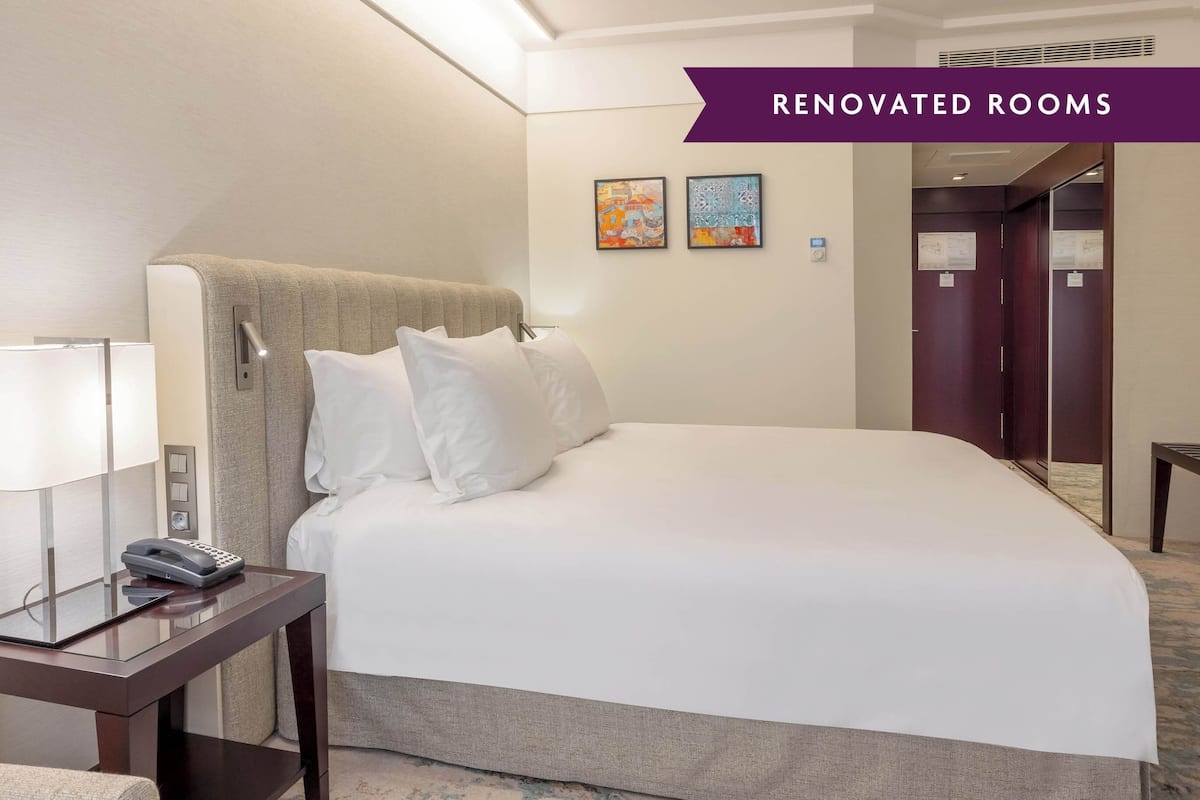 Standard Room, 1 Queen Bed