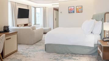 Junior Suite, 1 Queen Bed, Corner | Premium bedding, minibar, in-room safe, desk
