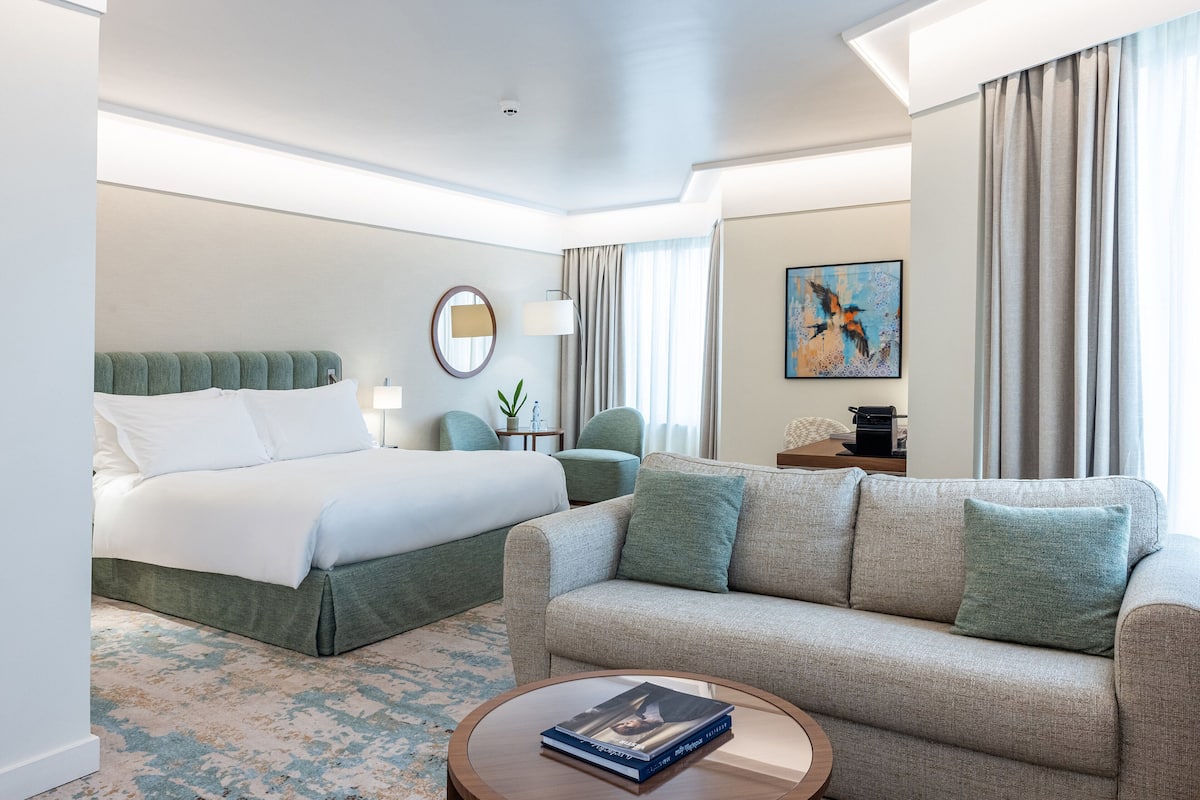 Premium bedding, minibar, in-room safe, desk