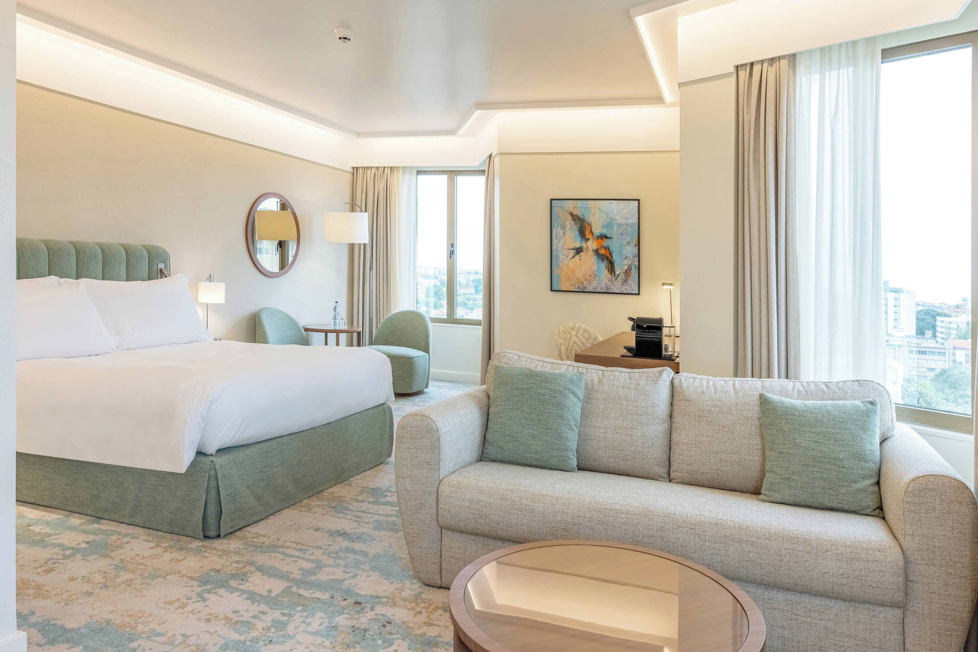 Ropa de cama de alta calidad y minibar 