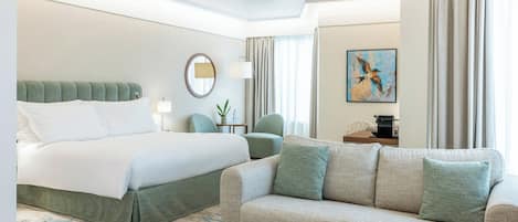 Hochwertige Bettwaren, Minibar, Zimmersafe, Schreibtisch