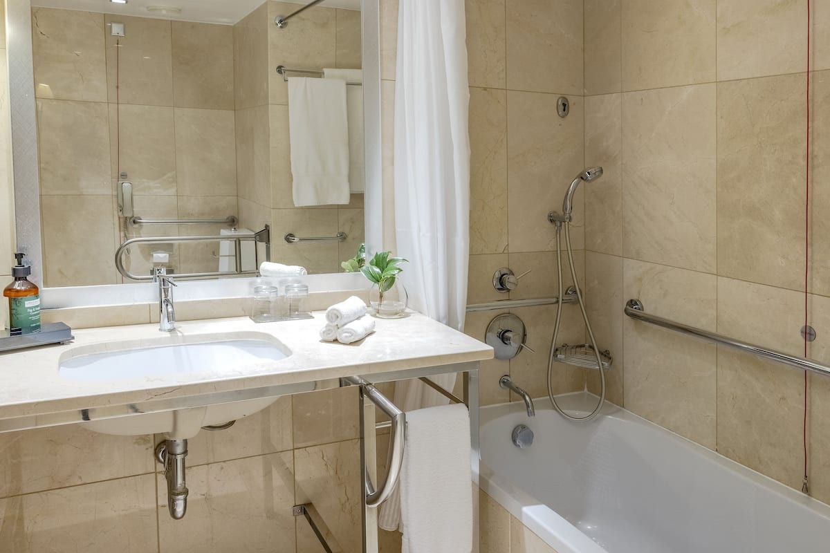 1 bedroom, premium bedding, minibar, in-room safe