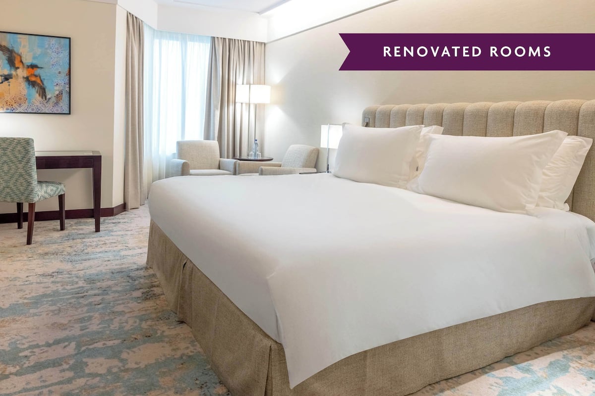 Standard Room, 1 Queen Bed (High Floor)