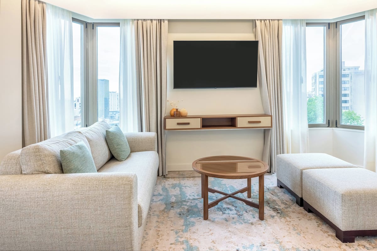 Suite, 1 Bedroom | Premium bedding, minibar, in-room safe, desk