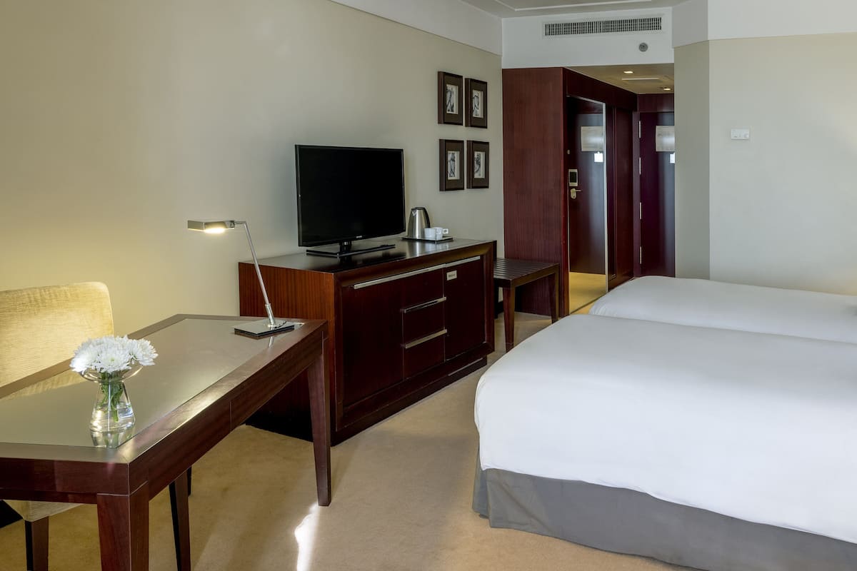 1 bedroom, premium bedding, minibar, in-room safe