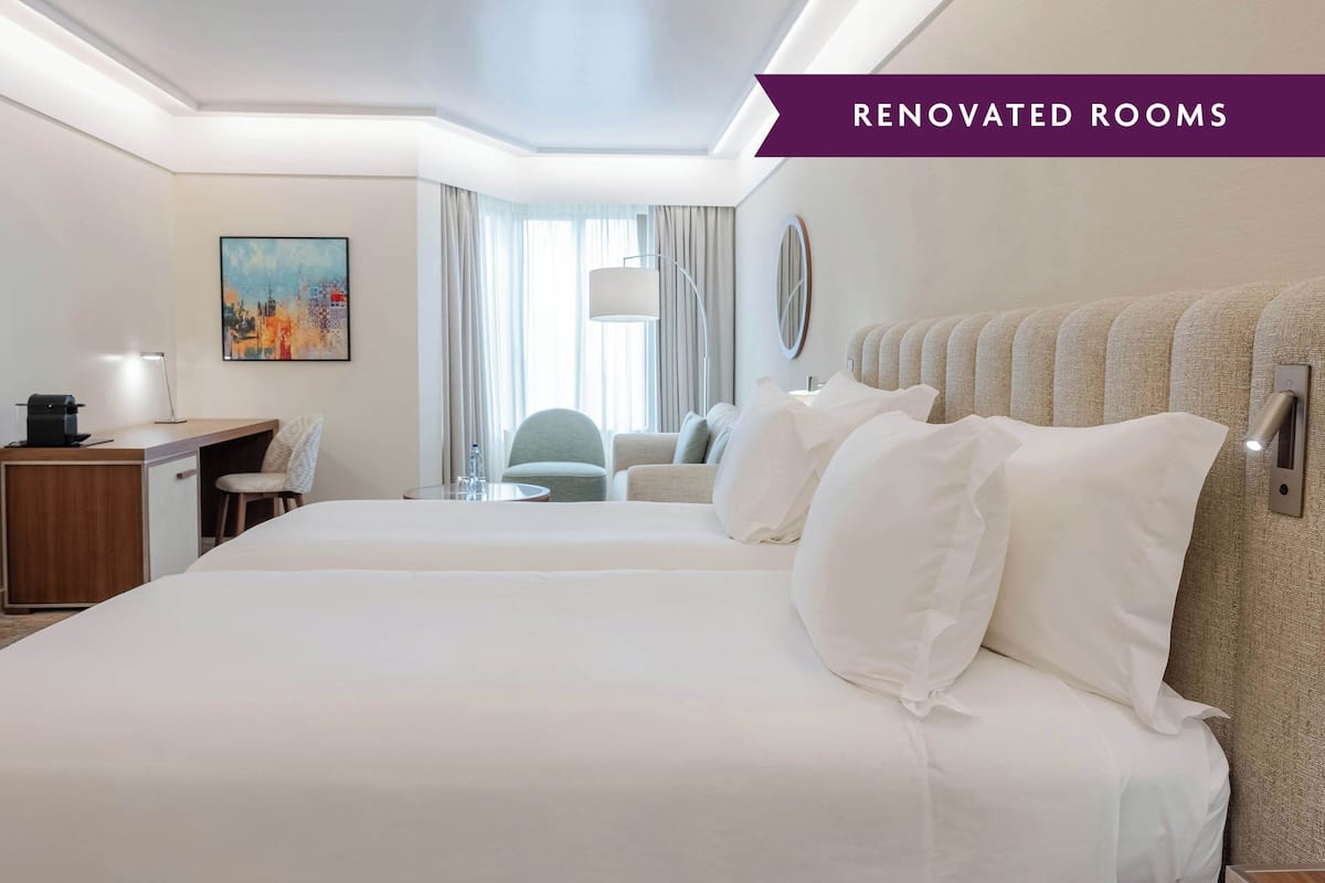 Kamar Premium, 2 Tempat Tidur Twin, akses difabel, Akses Club Lounge (High Floor) | Seprai premium, minibar, brankas, dan meja kerja