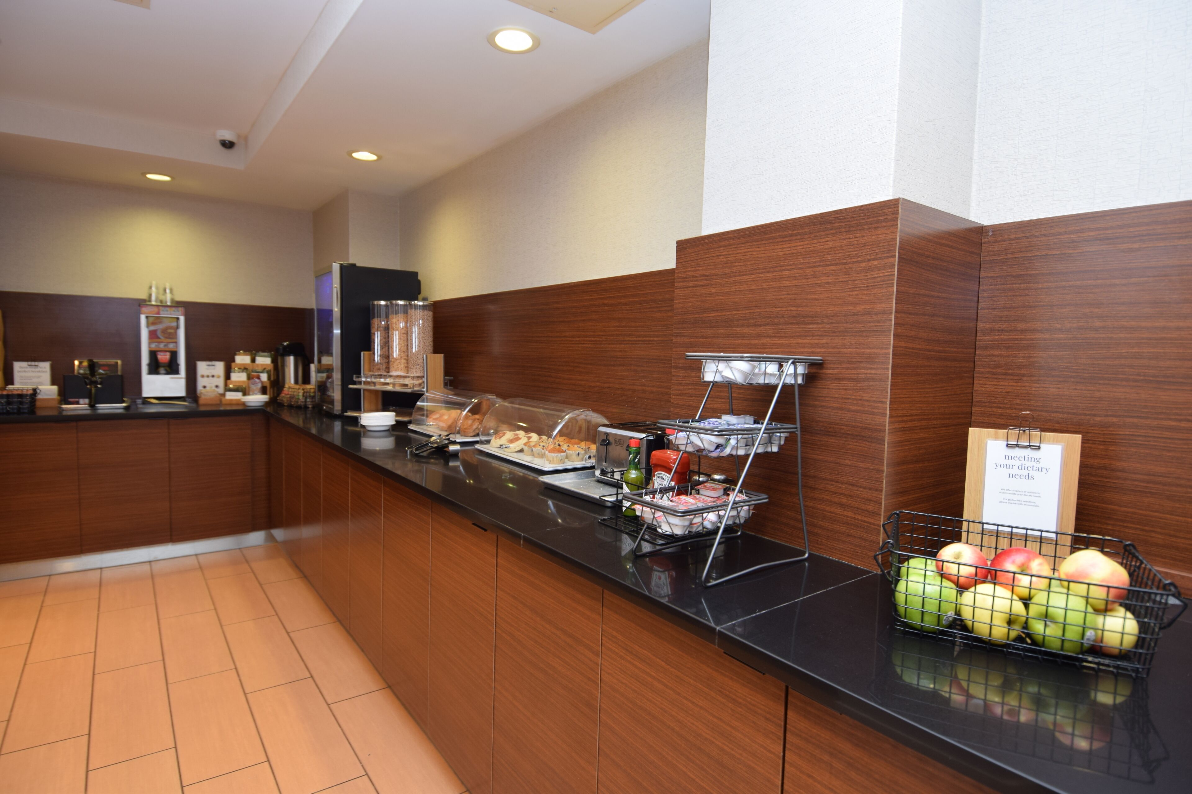 free daily full breakfast