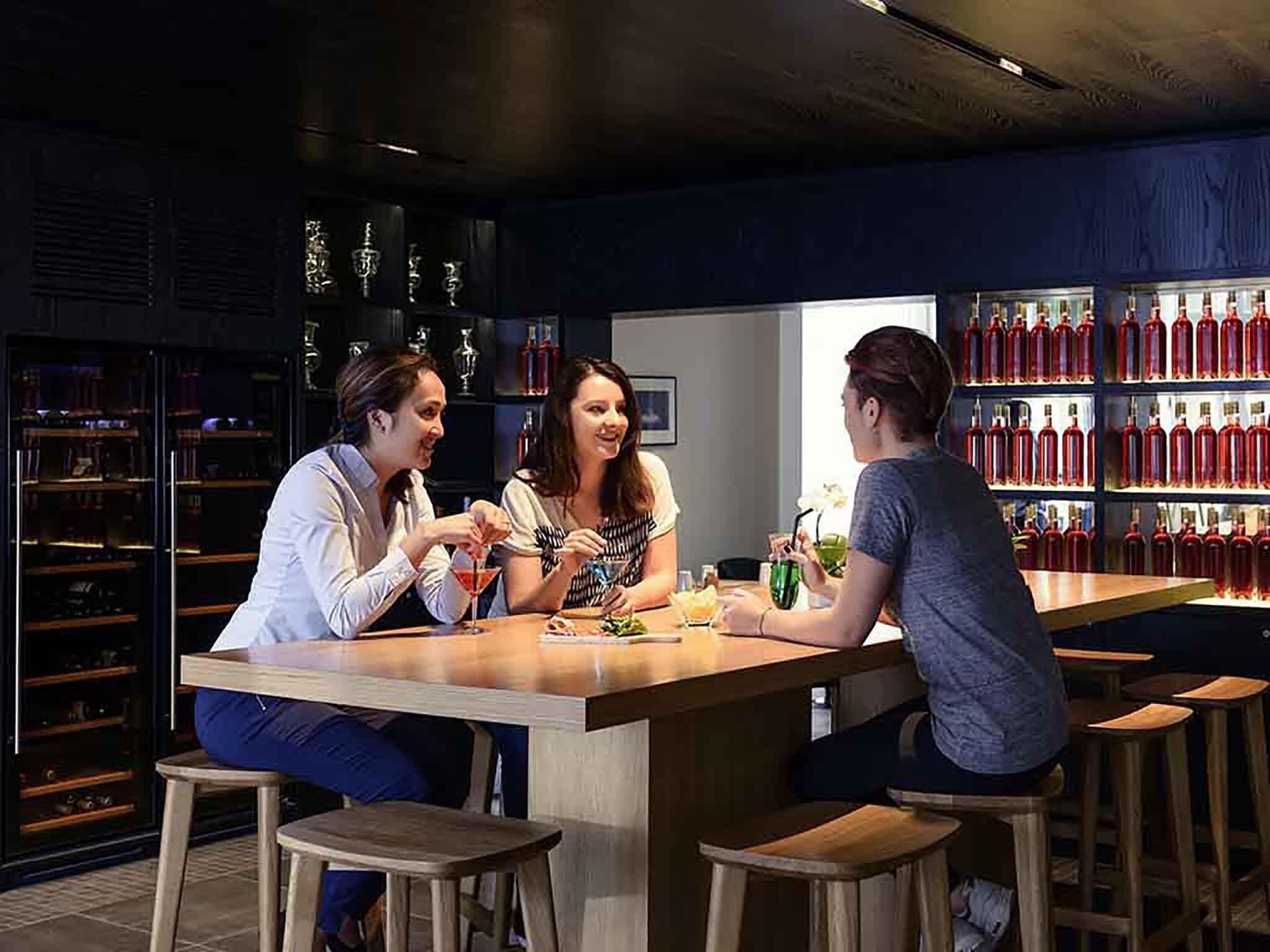 Bar (en la propiedad)