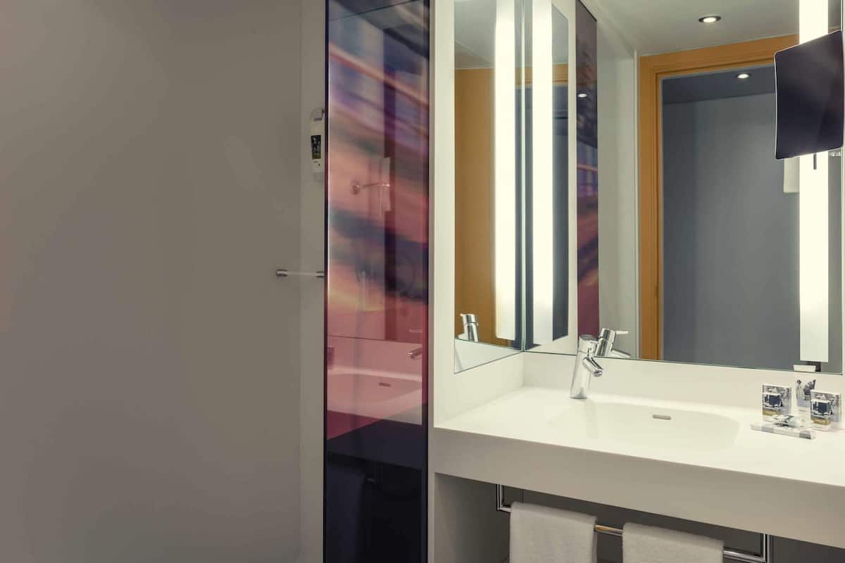 Ropa de cama de alta calidad y minibar