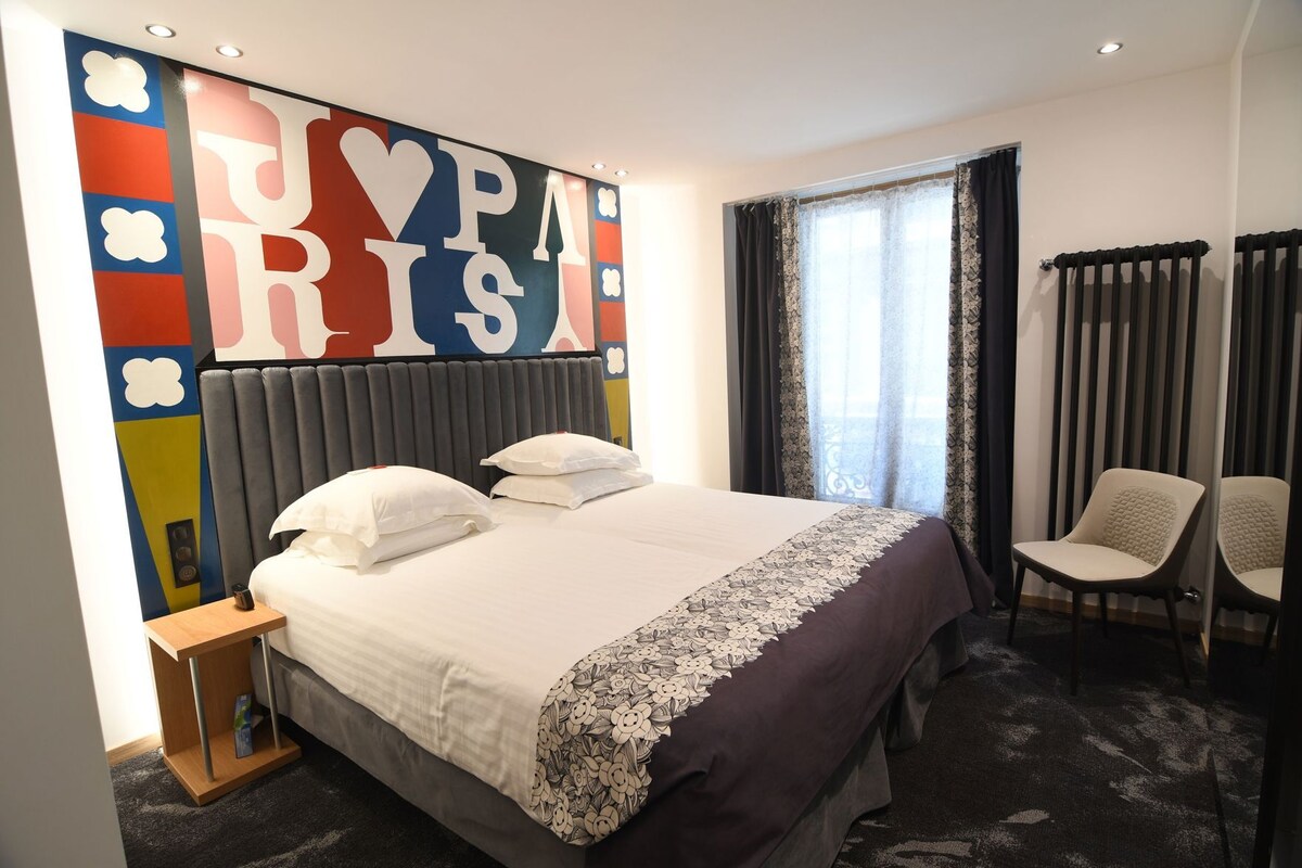 Premium bedding, in-room safe, desk, laptop workspace