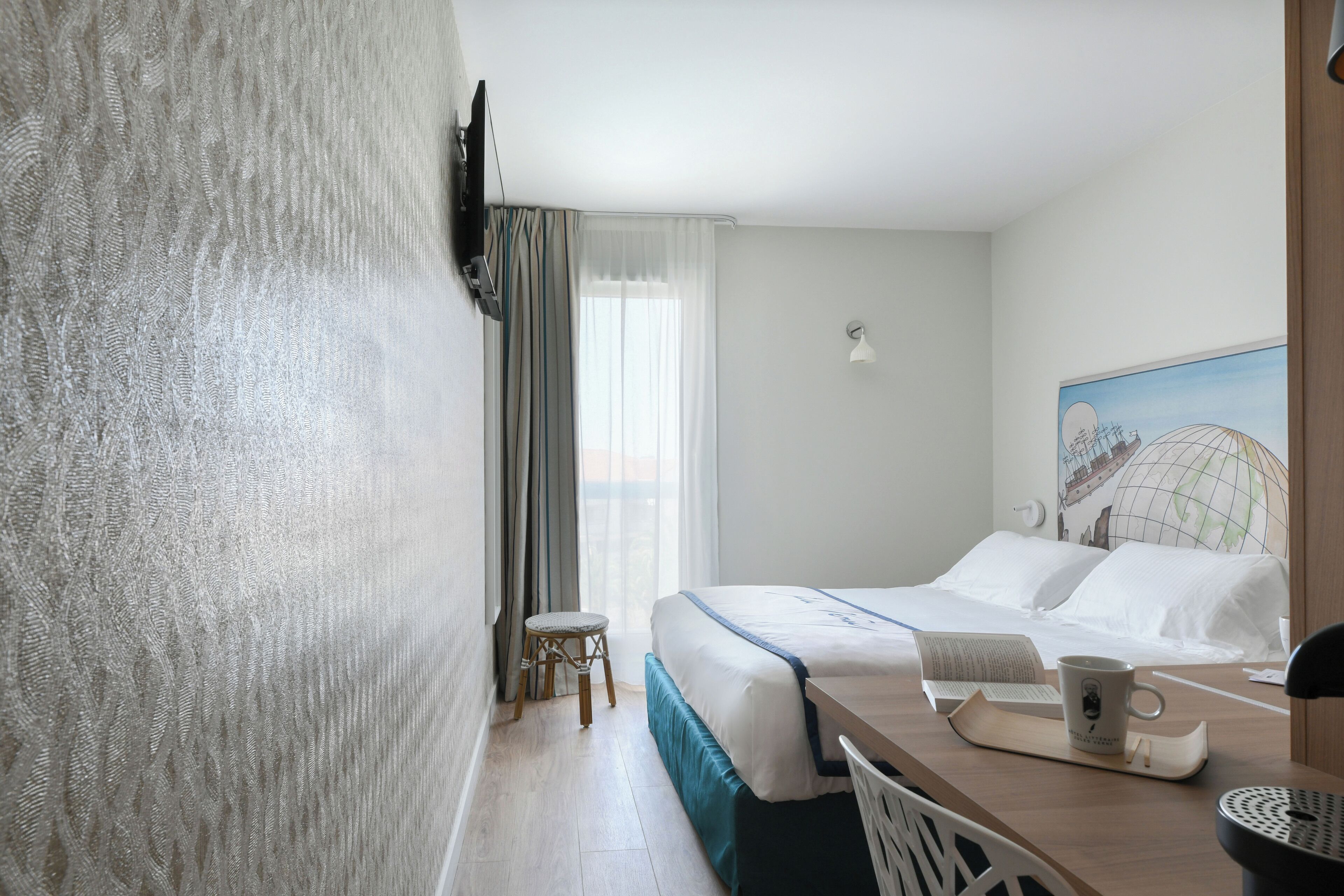 premium bedding, in-room safe, desk, soundproofing