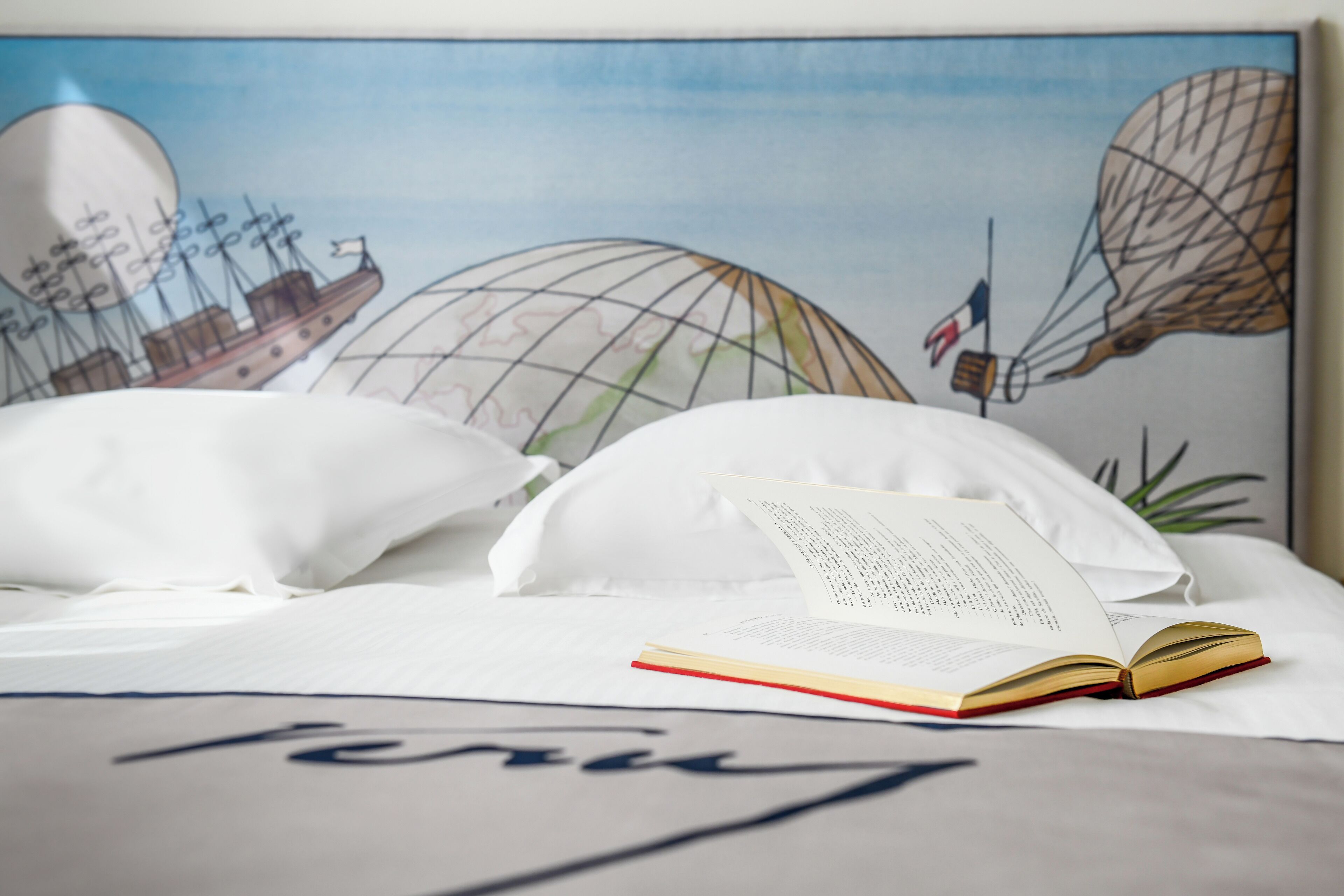 premium bedding, in-room safe, desk, soundproofing