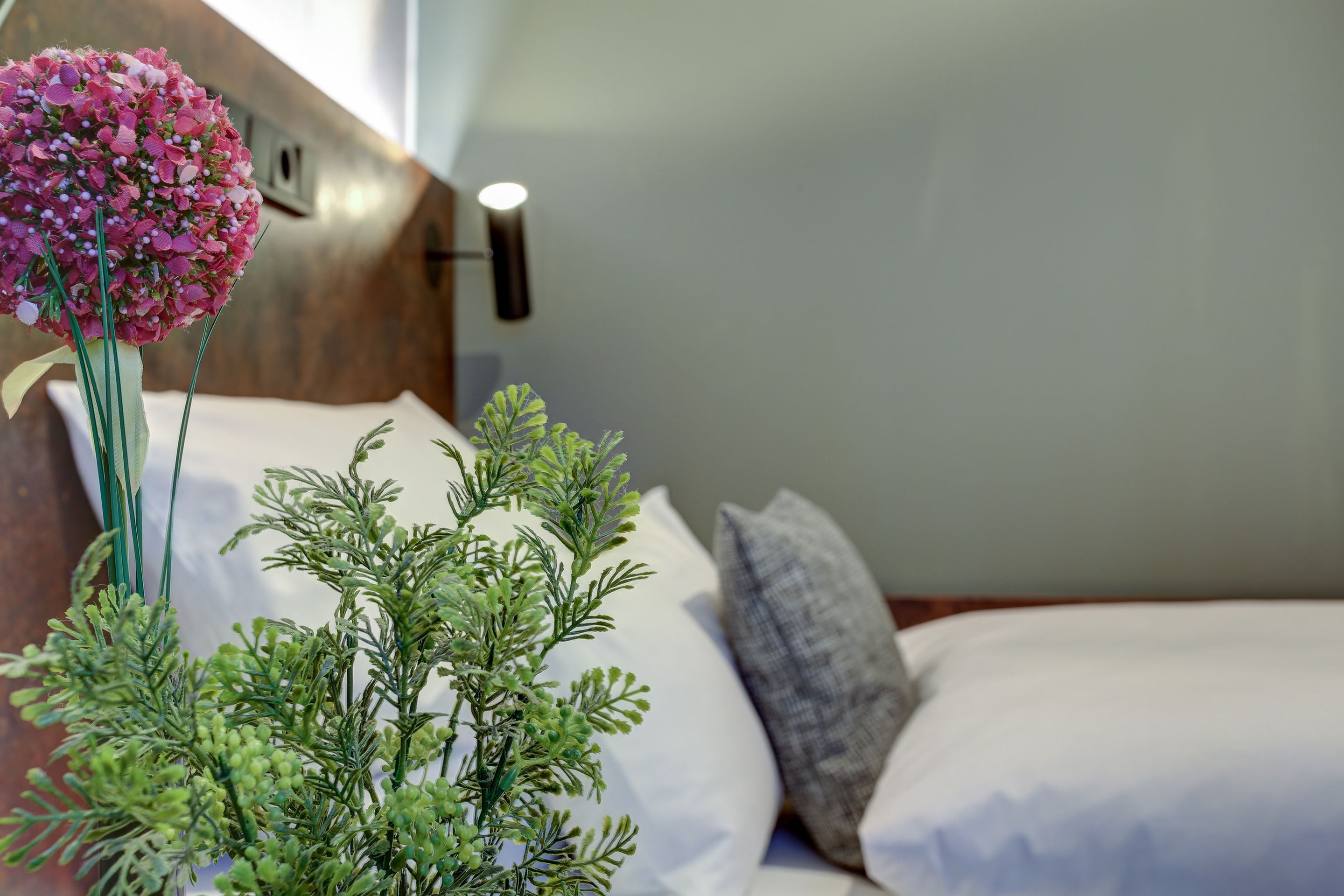 1 bedroom, in-room safe, desk, free wifi