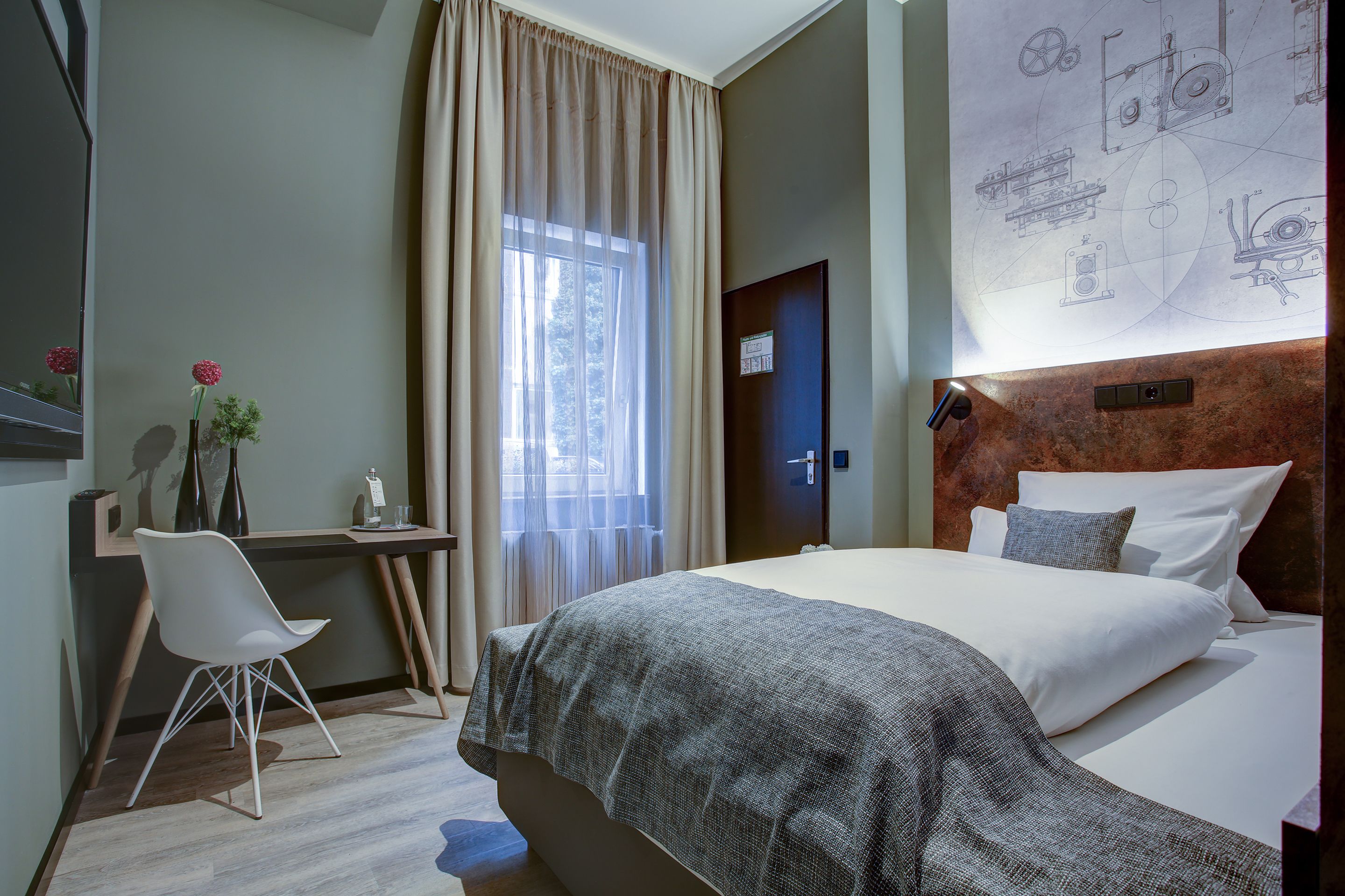 comfort single room | 1 bedroom, in-room safe, desk, free wifi