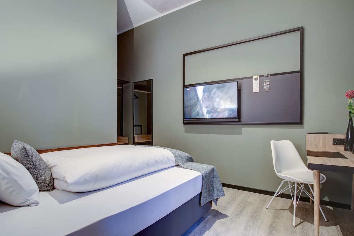 1 Schlafzimmer, Zimmersafe, Schreibtisch, kostenloses WLAN