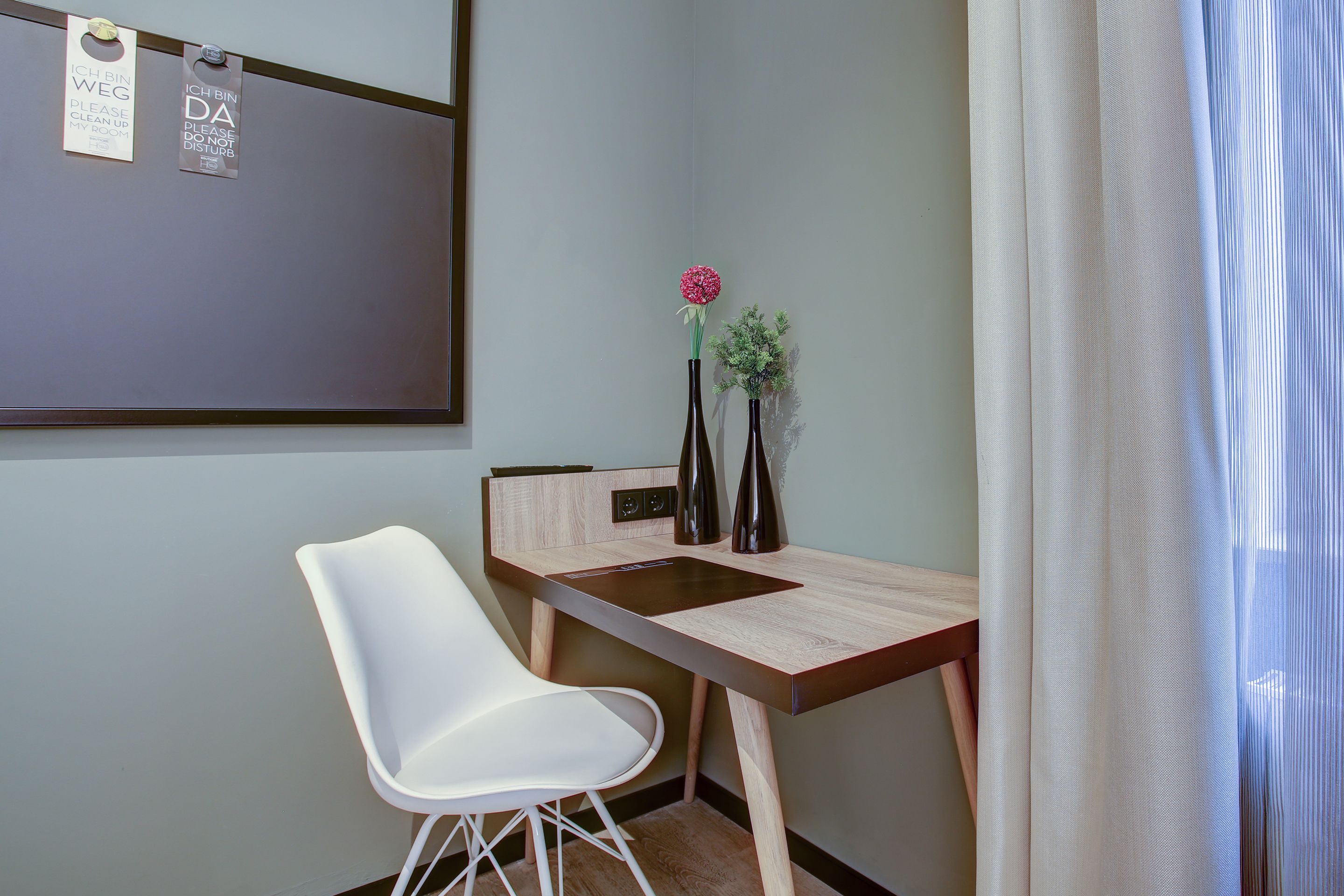 1 bedroom, in-room safe, desk, free wifi