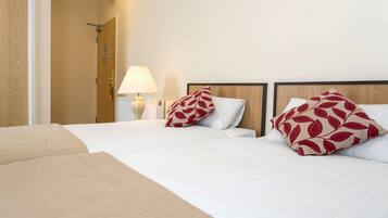 Standard Twin Room | Hypo-allergenic bedding, in-room safe, desk, free cribs/infant beds