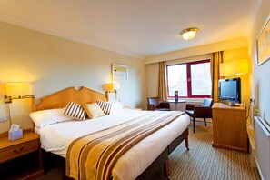 Executive Double Room | Hypo-allergenic bedding, in-room safe, desk, free cots/infant beds
