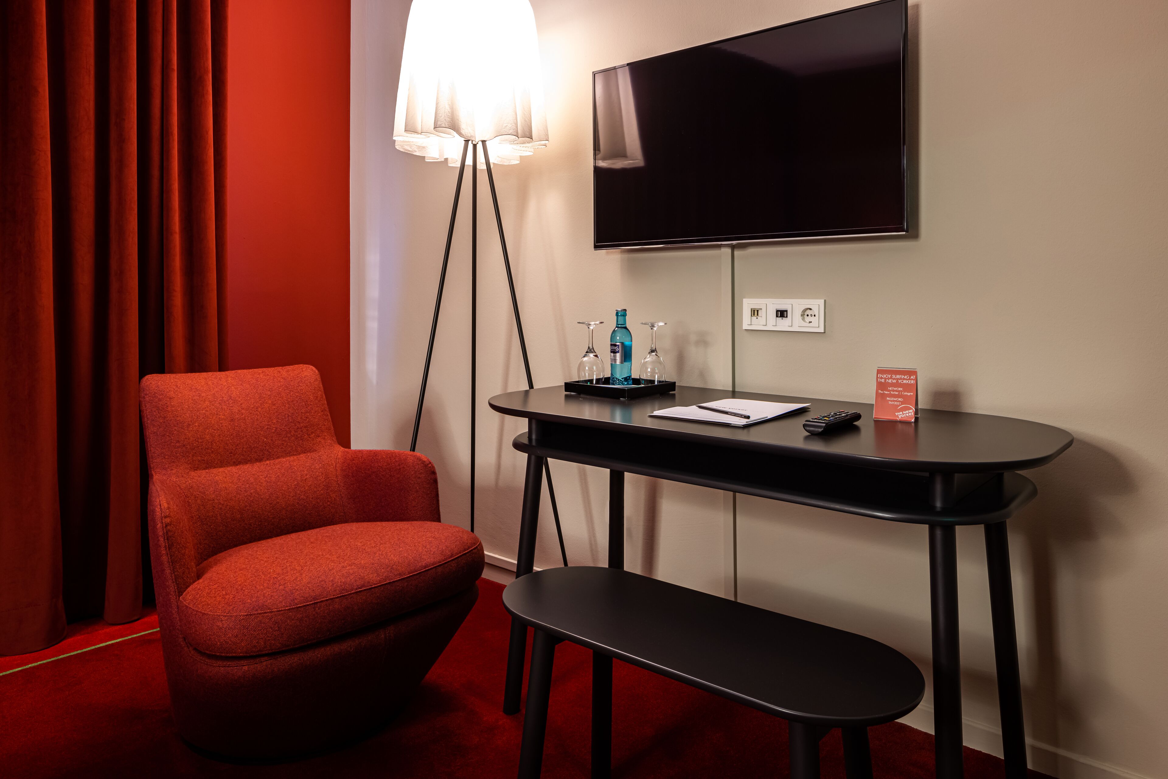 superior double room | living area | tv, offices