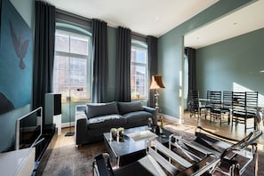Deluxe Apartment | Living area