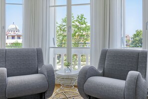 Couette en duvet, minibar, coffre-fort, bureau