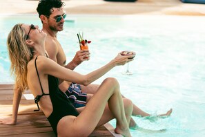 Poolside bar