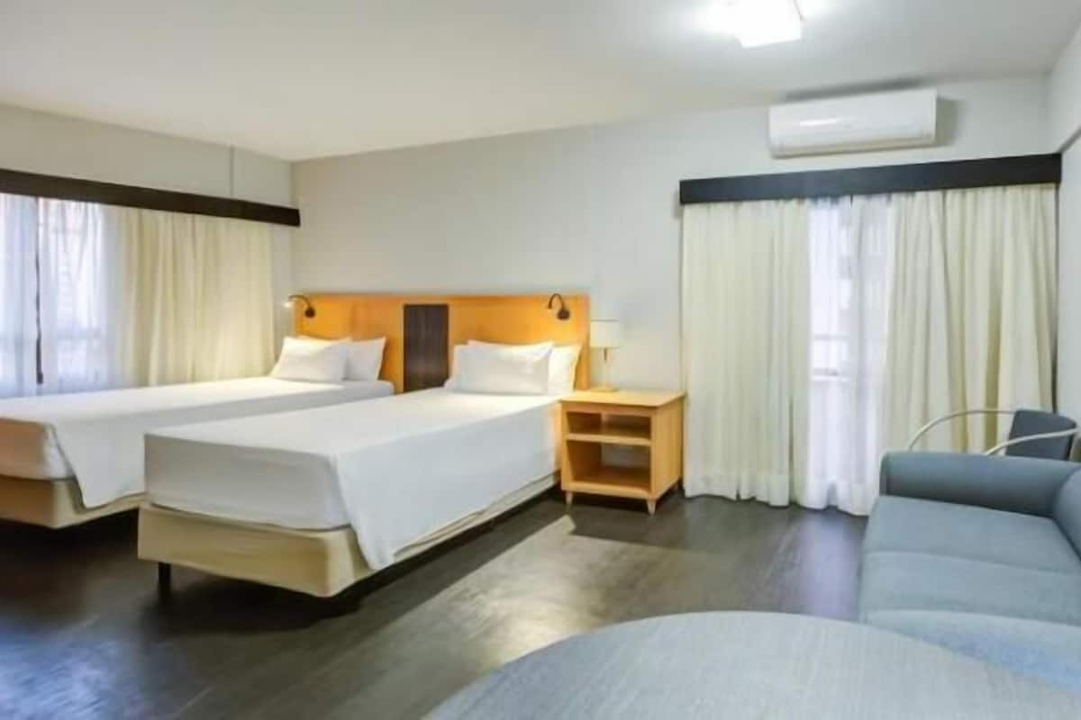 Minibar, in-room safe, individually decorated, individually furnished