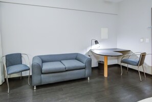 Superior Twin Não Fumante | 1 Schlafzimmer, Minibar, Zimmersafe, individuell dekoriert