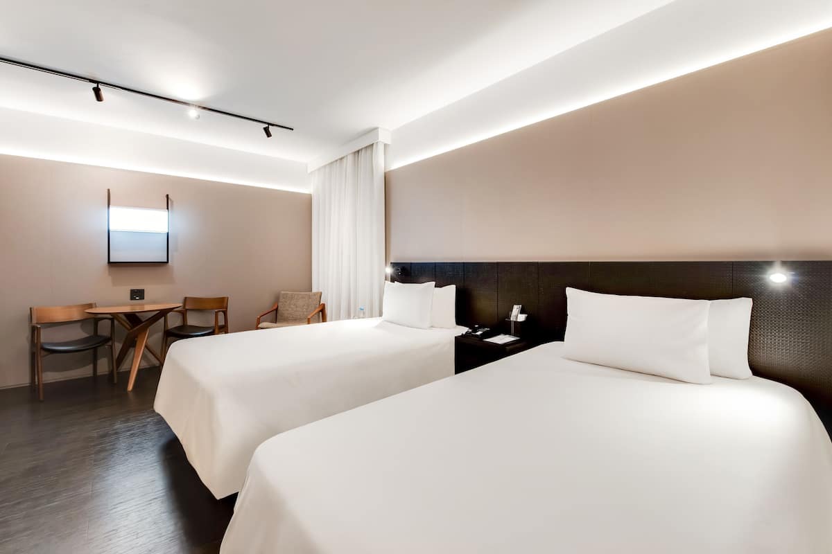 Minibar, in-room safe, individually decorated, individually furnished