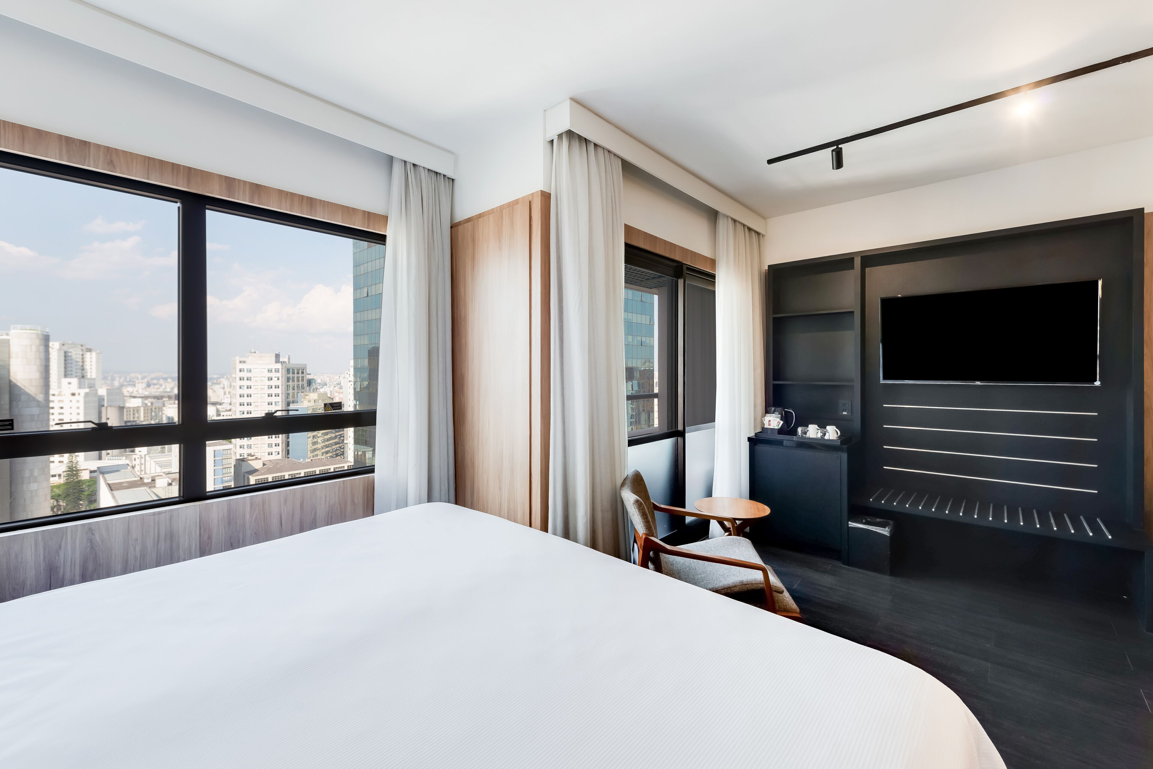 Minibar, in-room safe, individually decorated, individually furnished