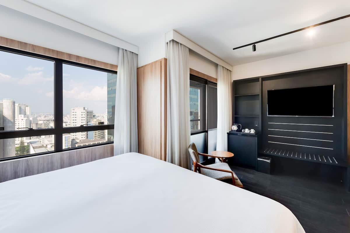 Minibar, in-room safe, individually decorated, individually furnished