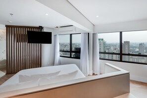 Suite Premium King | 1 Schlafzimmer, Minibar, Zimmersafe, individuell dekoriert