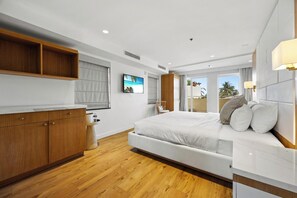 Balcony Ocean View | Premium bedding, in-room safe, desk, iron/ironing board - Hotel Ocean (Miami Beach)