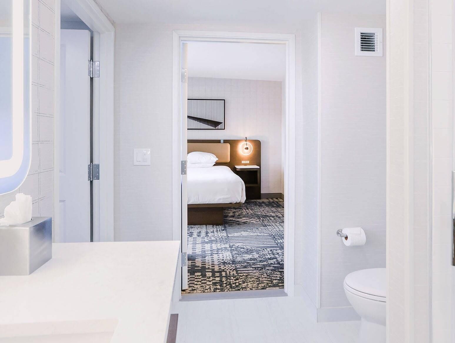 Suite, 1 King Bed, Non Smoking | Desk, blackout drapes, iron/ironing board, free WiFi