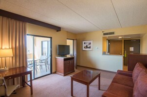 办公桌、遮光窗帘、熨斗/熨衣板、免费 WiFi