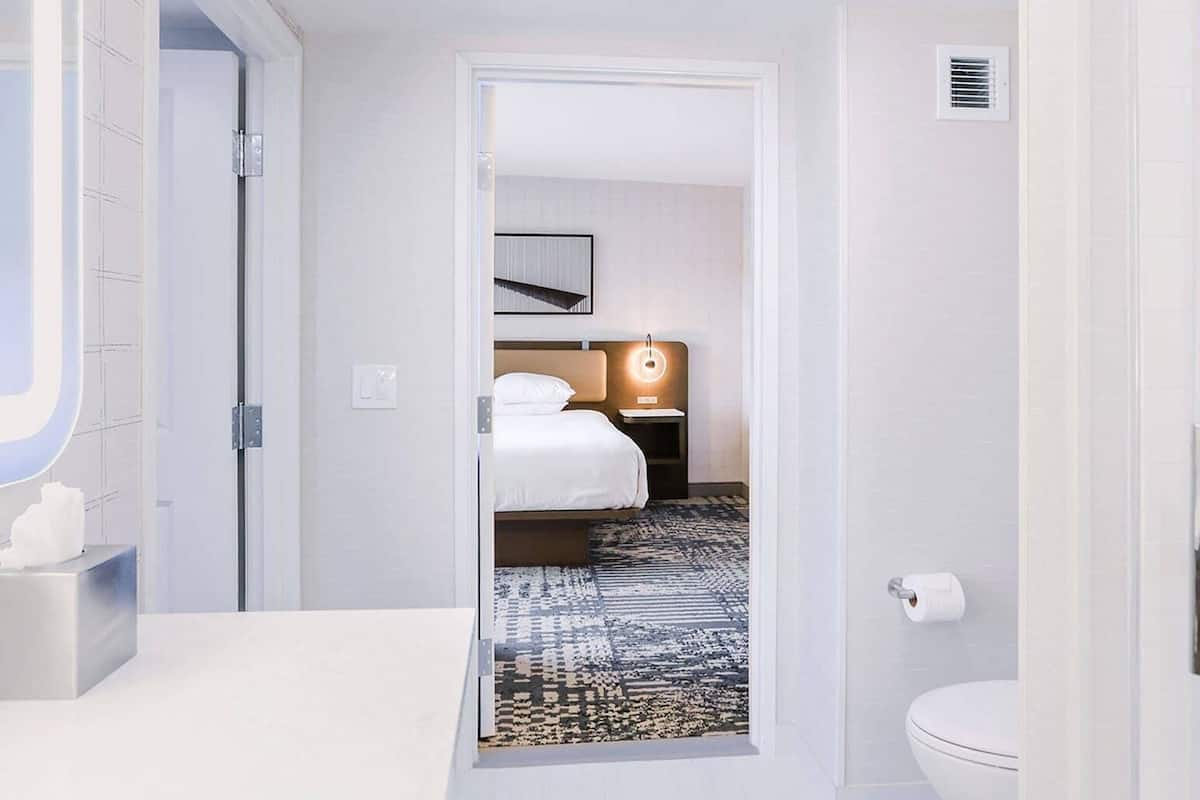 Suite, 1 King Bed, Non Smoking