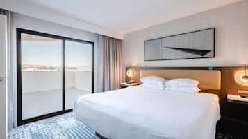 Corner Suite 1 King Bed, Non Smoking | Premium bedding, memory foam beds, in-room safe, desk