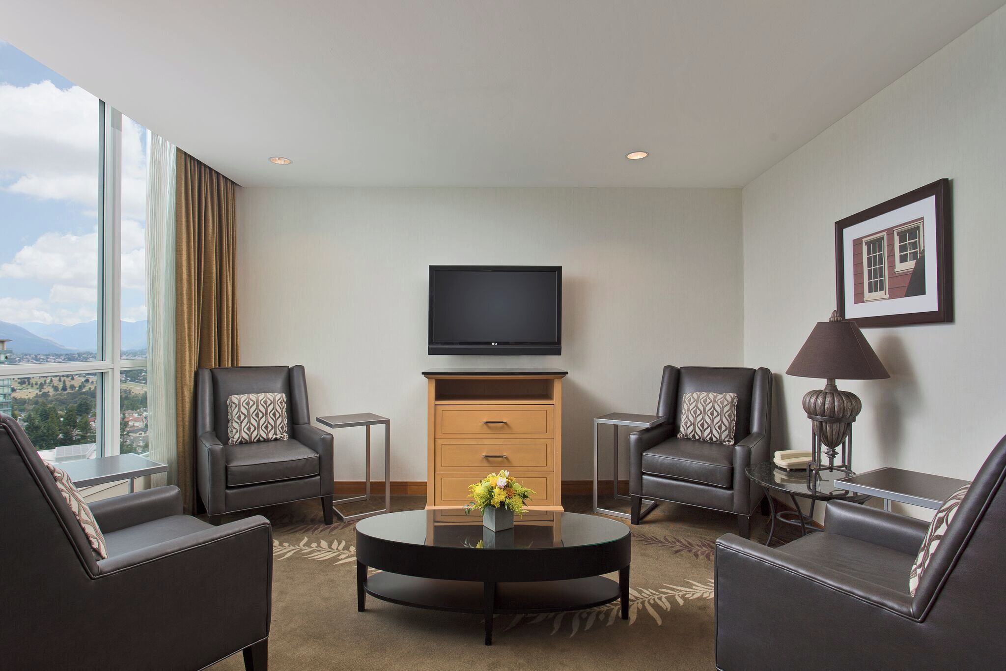 executive suite, 1 king bed, club lounge access | 1 bedroom, hypo-allergenic bedding, down duvets, in-room safe