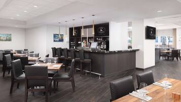 ๋งค์ผ ํ ๋ธ๋ ํผ์คํธ ์์นจ ์์ฌ(1์ธ๋น CAD 33)