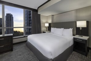 Suite estudio, 1 cama de matrimonio grande | 1 dormitorio, ropa de cama hipoalergénica, edredones de plumas
