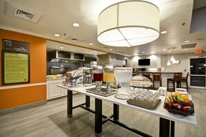 Petit déjeuner complet servi tous les jours en supplément