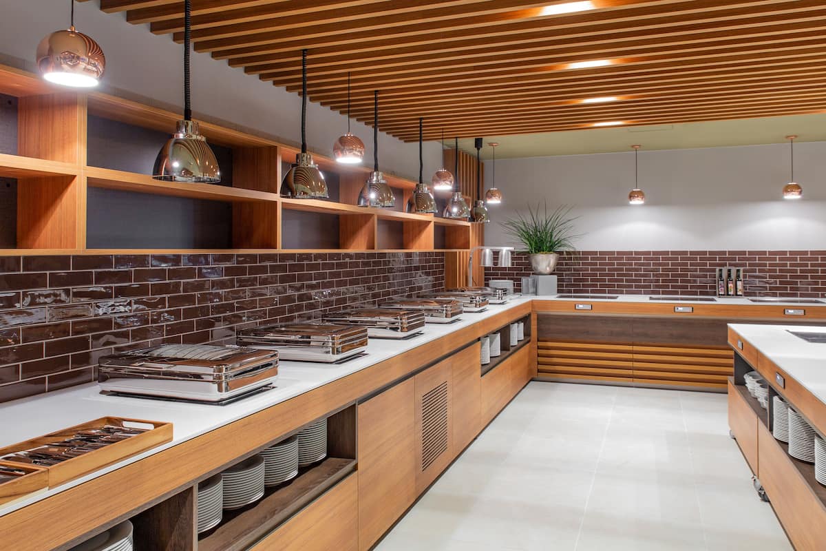 breakfast and dinner served, al fresco dining