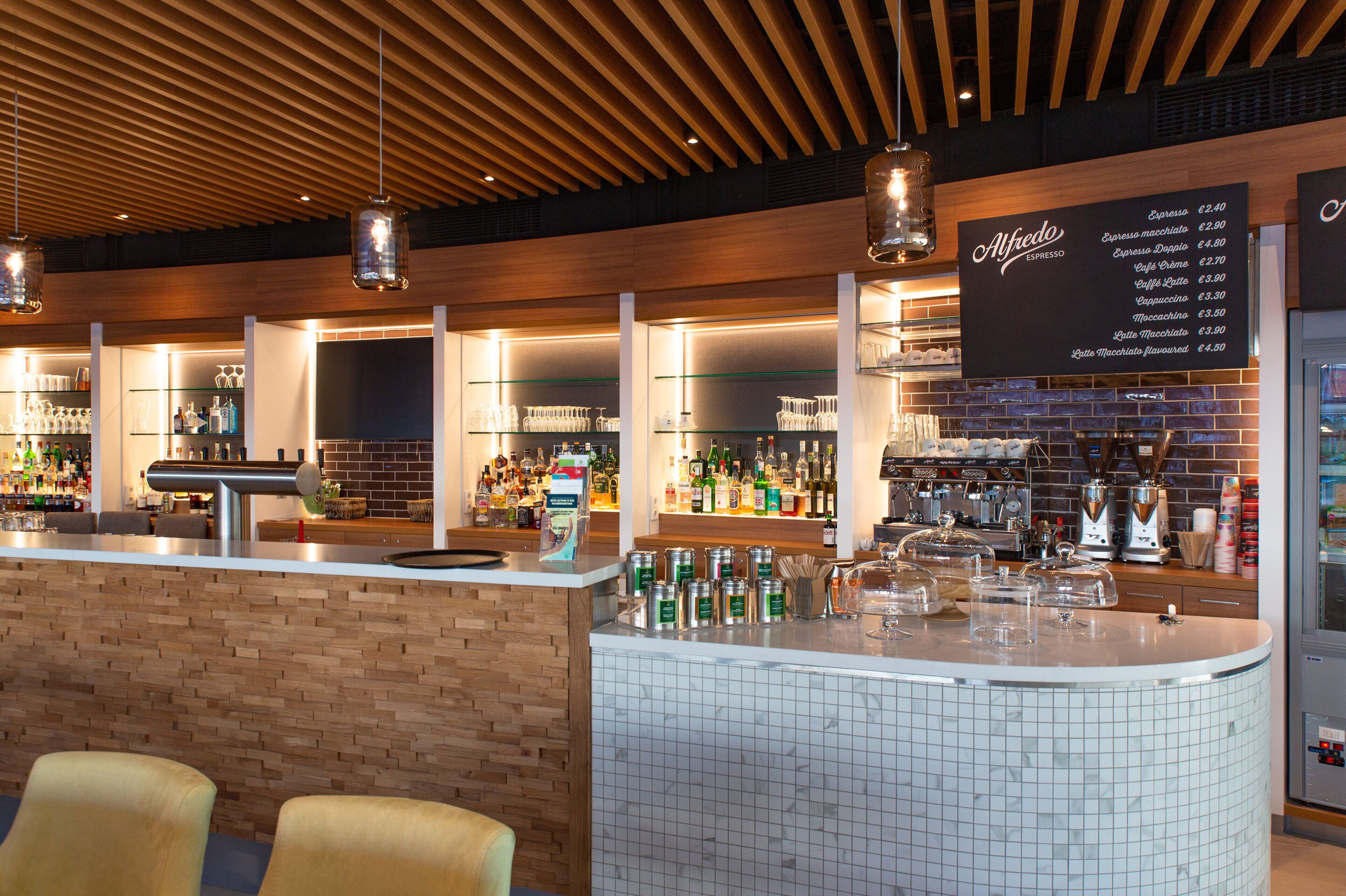 Bar (en la propiedad)