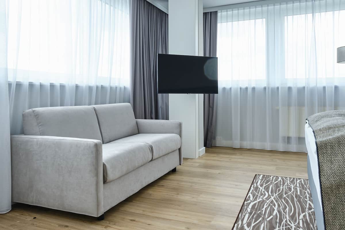 suite, 1 king bed | 1 bedroom, desk, blackout curtains, soundproofing