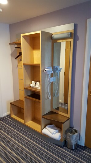 In-room safe, desk, free cribs/infant beds, free WiFi - Holiday Inn Express Birmingham - Castle Bromwich by IHG (Birmingham)