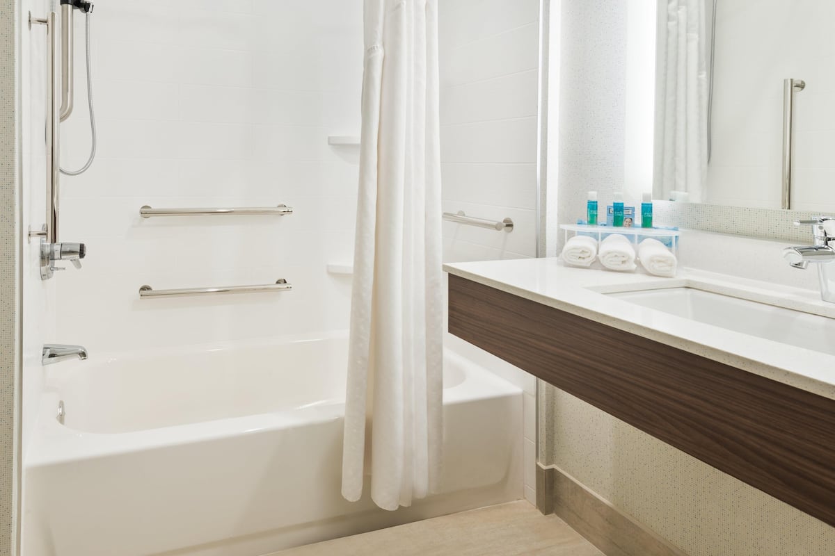 Baño | Secador de pelo y toallas