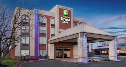 Holiday Inn Express Hotel & Suites Bentonville by IHG