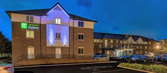 Holiday Inn Express London Gatwick - Crawley by IHG
