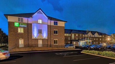 Holiday Inn Express London Gatwick - Crawley by IHG